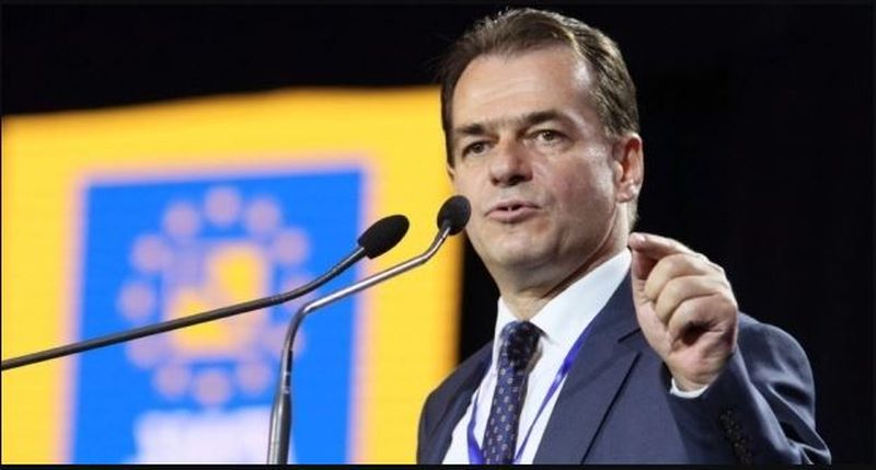 Băsescu: Mă şochează aproape să-i văd cu ingenuitate venind la televizor spunând ce gaură avem sau o să avem la pensii. Oricine ia expunerea de motive de la legea pensiilor, acolo scrie în anul 2019 deficit 8 miliarde