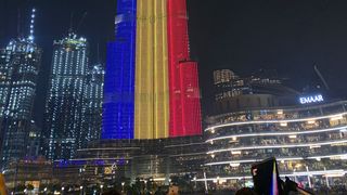 Cea mai &icirc;naltă clădire din lume a luminat azi &icirc;n culorile steagului Rom&acirc;niei