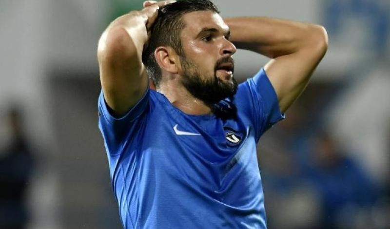 Iubita unui renumit fotbalist bătută crunt de acesta: „Du-te să dai în cine vrei tu, eu nu sunt proasta ta! O să te fac să plăteşti pentru tot ce am păţit”