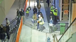 Metrorex: &bdquo;Trenul deraiat &icirc;n ianuarie e și acum agățat pe pereți. Nu-l putem da jos&rdquo;