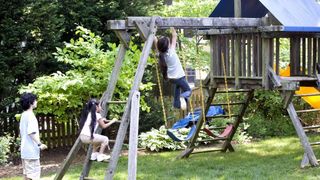 Poveste dramatică pentru șase copii din Alba: au rămas orfani, după ce mama lor le-a ucis tatăl, apoi a intrat la &icirc;nchisoare pentru 10 ani.