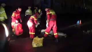 Bărbat mort &icirc;n Vaslui, după ce a băut și s-a culcat pe șosea. A fost călcat de mașină