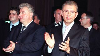 Fraţii Micula au pus sechestru pe 22% din acţiunile Nuclearelectrica, dar şi pe acţiuni deţinute de stat la Conpet