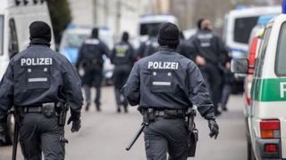 Tragedie &icirc;n Germania: Un rom&acirc;n s-a aruncat de la etajul 4