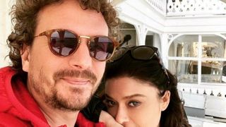 Nurgul Yesilcay, actrița din serialul &bdquo;Gulperi&rdquo;, primele declarații despre nunta cu alesul inimii sale: &bdquo;Cred că trebuie să facem această căsătorie &icirc;n Turcia&rdquo;