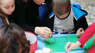 Simona Pătruleasa și Victor Slav, &bdquo;ambasadorii&rdquo; lui Moș Niculae, pentru copii de la Centrul Național Clinic de Recuperare Neuropsihomotorie Dr. Nicolae Robanescu