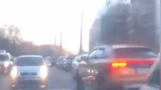 Mașina designerului Cătălin Botezatu, grav avariată &icirc;n urma unui accident rutier!