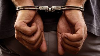 Gesturi extreme făcute de un bărbat din Sibiu, declanșate de la o simplă înjurătură: și-a ucis soția, apoi a încercat să se sinucidă, înghițind erbicid