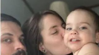 Un copilaș de numai doi ani a pierit &icirc;ntr-un incendiu, deși fusese scos la timp de părinți din casa cuprinsă de flăcări