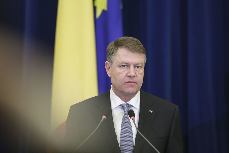 Klaus Iohannis se întâlneşte din nou cu premierul şi vicepremierul, aceştia fiind însoţiţi de ministrul Fondurilor Europene