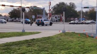 Doi morţi, inclusiv atacatorul, &icirc;ntr-un atac armat &icirc;n baza aeronavală americană Pensacola