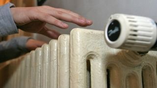 VIDEO | Mii de oameni rabdă în frig în case după o nouă avarie RADET