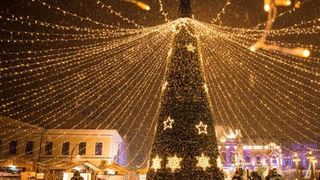 VIDEO | Atmosfera de basm, specifică sărbătorilor iernii, a cuprins toată ţara