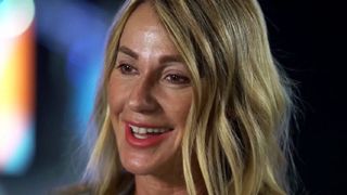 Drumul spre &rdquo;libertate&rdquo;, povestit de Nadia Comăneci. Detalii neștiute despre evadarea sa din 1989: &rdquo;Am sărit 7 garduri ghimpate. Nu alergați, că vă &icirc;mpușcă!&rdquo;