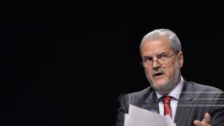 Adrian Năstase, după ce Iohannis a anunţat că îi va retrage Ordinul ”Steaua României”: Gestul său meschin de astăzi nu prevesteşte nimic bun. Aştept publicarea în Monitorul Oficial pentru a lua măsurile cuvenite