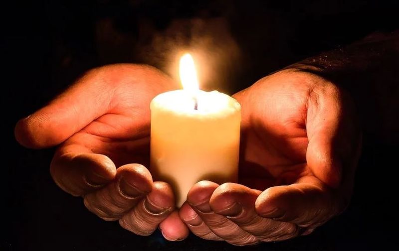 Sărbătoare 11 decembrie. Cui spui "La mulți ani" în această zi