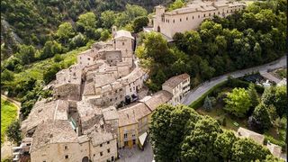 Oraşul italian Piobbico, capitala mondială a oamenilor ur&acirc;ţi