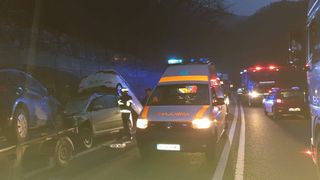 Accident de proporții pe Valea Oltului. Trafic blocat
