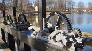 Cazul uluitor al unui bărbat din Bărlad. Nu vrea să mai plătească factura la apă de când a văzut un cuplu