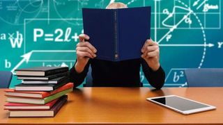 Pedepse drastice pentru elevii scandalagi: amenințarea sau lovirea profesorilor va fi socotită ultraj. Proiectul de lege a fost adoptat