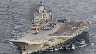 Incendiu la bordul unicului portavion rus, Amiral Kuzneţov, soldat zece răniţi, unul grav