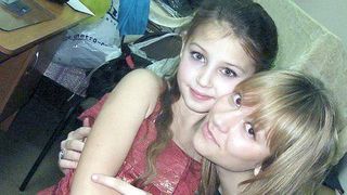 O mamă a crescut timp de 10 ani o fetiță care nu era a ei! A aflat un adevăr teribil abia după ce micuța a murit