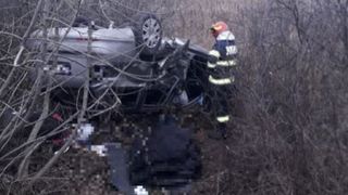Accident de proporții pe autostradă. Un bărbat și-a pierdut viața, doi copii și un adult &icirc;n stare gravă