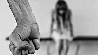 VIDEO | Un nou caz șocant în Caracal: Un recidivist de 70 de ani a agresat sexual o copilă de numai 5 ani