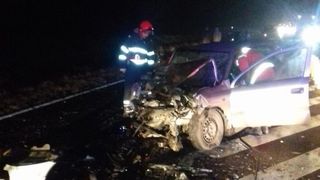 Accident grav pe DN2, în judeţul Ialomiţa - patru persoane au fost rănite, iar autovehiculele implicate au fost complet distruse - FOTO