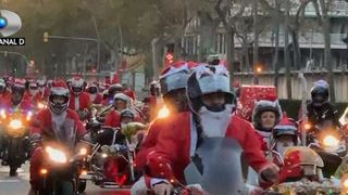 VIDEO | Ajutoarele lui Moș Crăciun, pe motocicletă