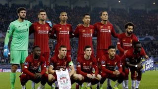 Liverpool joacă două meciuri în mai puţin de 24 de ore. Antrenorul Klopp vede unul dintre ele la televizor