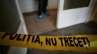 O mamă a murit &icirc;njunghiată de fiul său, care abia se &icirc;ntorsese din Germania pentru sărbătorile de Crăciun