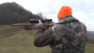 Un vânător din Bacău a fost ucis de propria pușcă