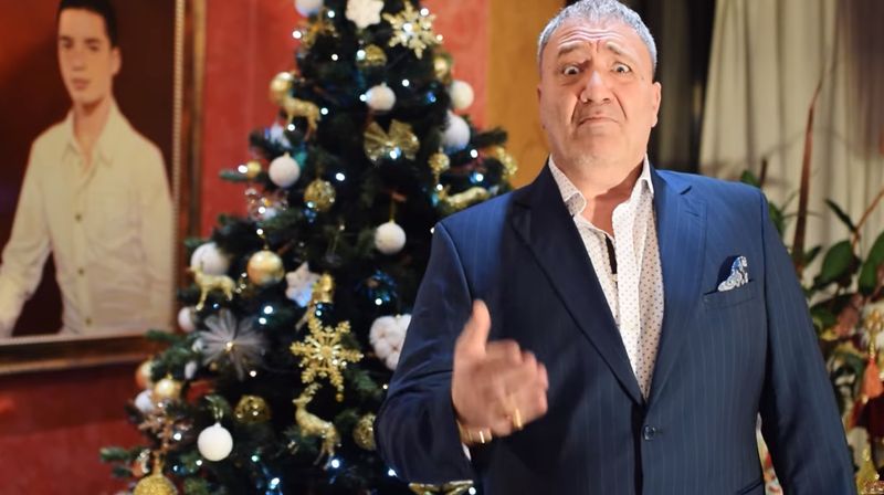 Nelson Mondialu s-a apucat de cântat. Ascultă colinda de Crăciun adresată românilor