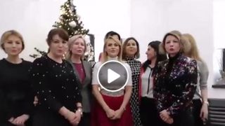 Gabriela Firea s-a apucat de c&acirc;ntat. Primarul Capitalei așa cum nu l-ați mai văzut