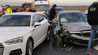 Timiş: Şapte persoane, printre care doi copii, implicate &icirc;ntr-un accident rutier pe Autostrada A1