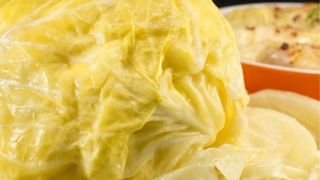 Varza murată face miracole pentru organism. Află de ce probleme te scapă