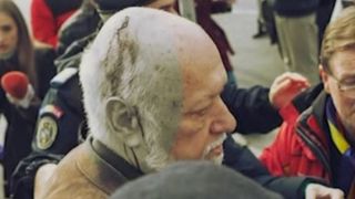 Gelu Voican-Voiculescu va participa și astăzi la comemorarea eroilor martiri. Ieri, a fost lovit de un revoluționar cu c&acirc;rjă &icirc;n cap