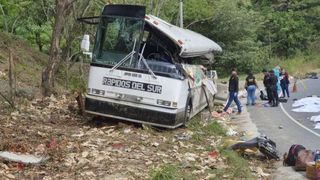 Un accident teribil s-a produs &icirc;n zona localității Gualan din estul Guatemalei. Un autocar s-a izbit frontal de un camion, conform agenției Reuters.