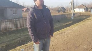 Un bărbat a fost arestat după ce a &icirc;ncercat să &icirc;și violeze fiica de 13 ani. Copila a reușit să scape și a fugit pe c&acirc;mp