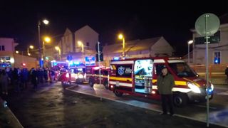 Alertă în Zalău! Locatarii unui bloc evacuați din cauza unui miros puternic de gaz