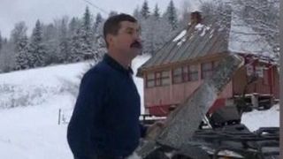 VIDEO | Turiști atacați de viceprimarul din Arieșeni. Victimă: &bdquo; Ne-a bătut cu parul. A vrut chiar să ne violeze iubitele&rdquo;