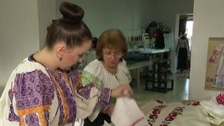 VIDEO | Afacere din pasiunea pentru costumele populare rom&acirc;nești