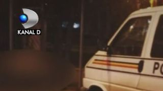 VIDEO | Imagini șocante din Baia Mare. Trupul neînsuflețit al unui bărbat, păzit 4 ore de poliție,  pe o bancă