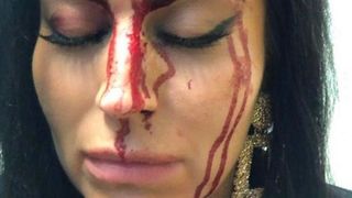 O prezentatoare TV a ajuns din clubul de noapte direct la spital, plină de s&acirc;nge