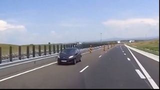 O româncă a provocat două accidente după ce a circulat pe contrasens pe o autostradă din Ungaria