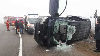 Cinci persoane rănite după ce microbuzul în care se aflau s-a răsturnat, în Alba