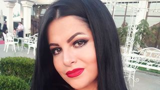 Mesajul halucinant al fiicei de suflet a Ilenei Ciuculete, la trei săptămâni după înmormântarea lui Cornel Galeş: “Condoleanţe pentru cei care mor de grija mea!”