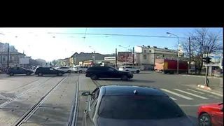 Șmecherul cu BMW, scandal și pe Internet: ”Români proști și spurcați”! După ce l-a lovit tramvaiul, Mark a trecut la jiginiri pe Facebook