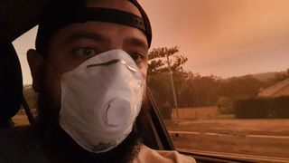 VIDEO | Mărturiile românilor prinși în infernul australian: „Plaja e plină de cenușă neagră. Nu am mai văzut așa ceva!”